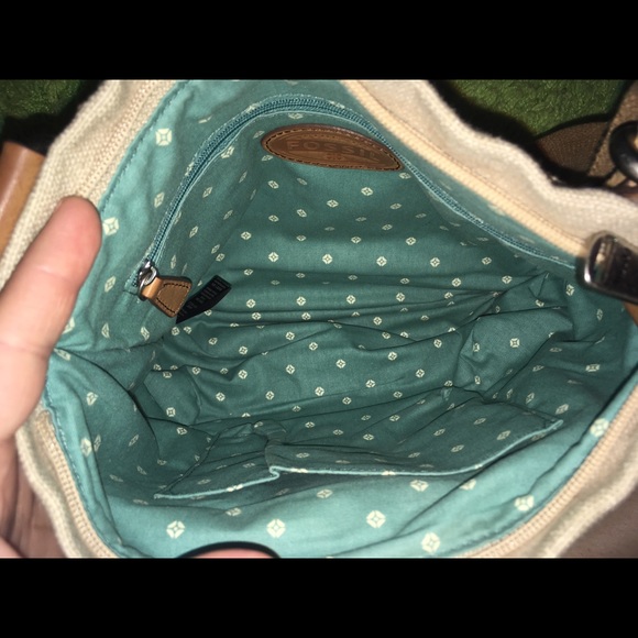 Clearance 🛍 Fossil cloth crossbody. - Picture 6 of 7